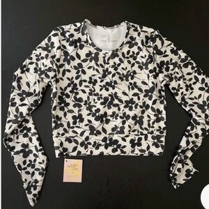 Skatie Black and White Floral Rosie Top Greenwich size Small